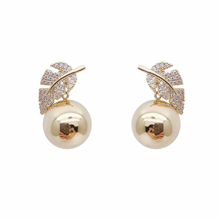 Crystal leaves and pearl earrings