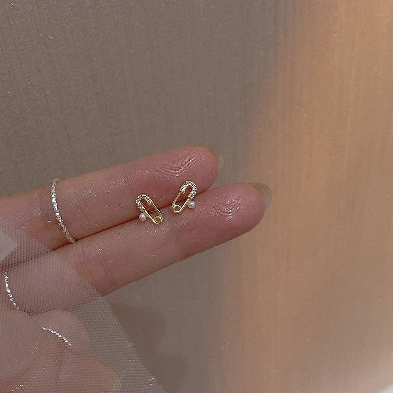 Mini Paperclip Pearl Earrings