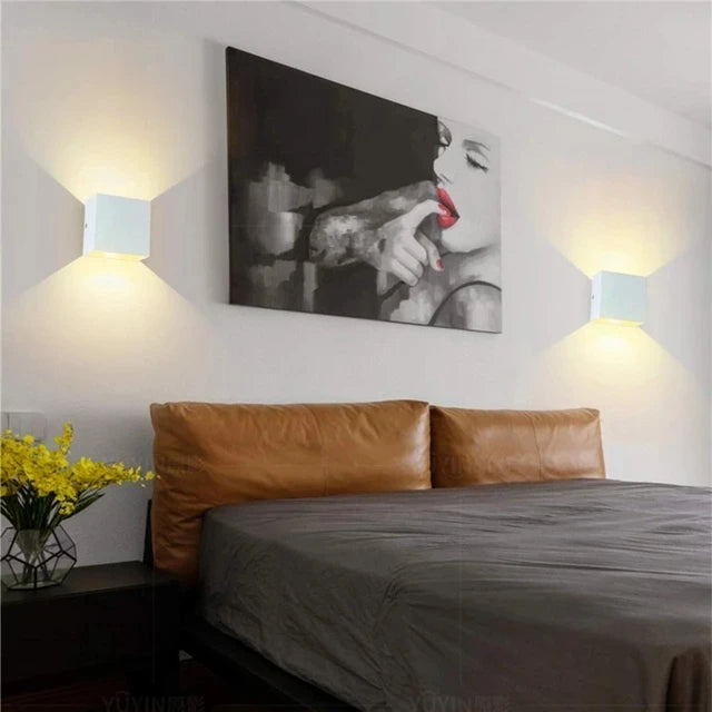 Wall light - Compact 10x10 cm LED Wall Lamp