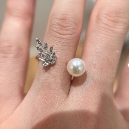 Feather Pearl Adjustable Ring
