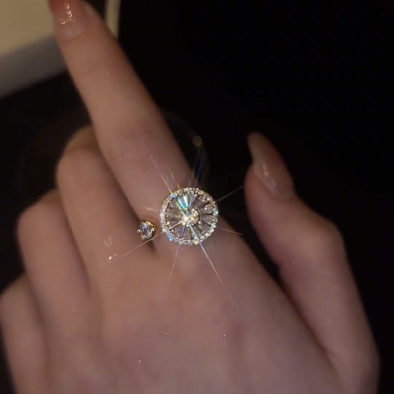 Zirconia Swivel Flower Ring