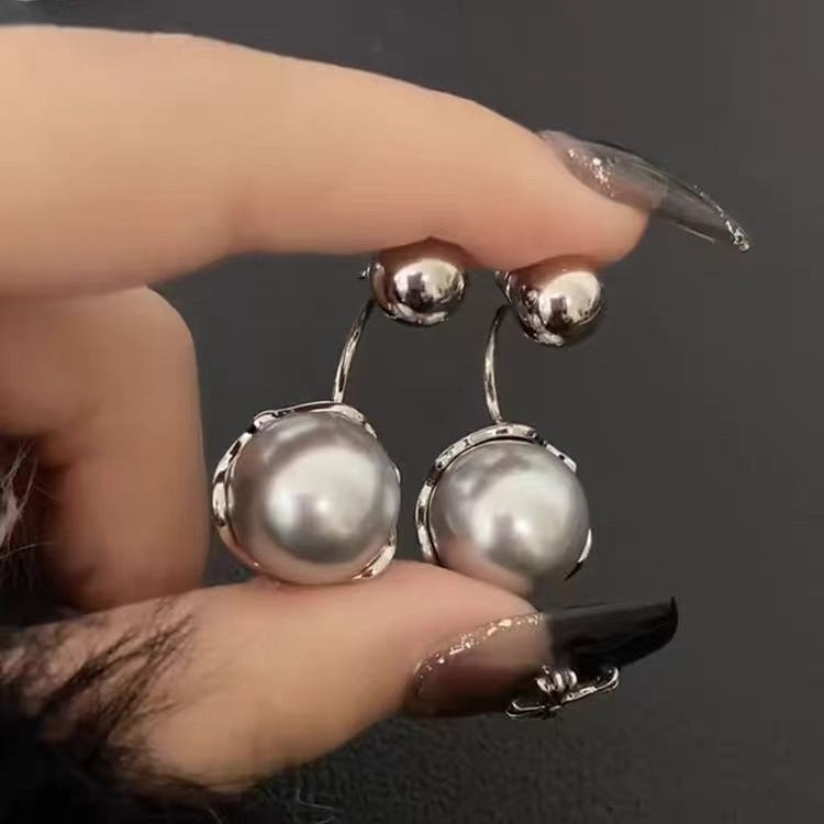 Pod Pearl Earrings