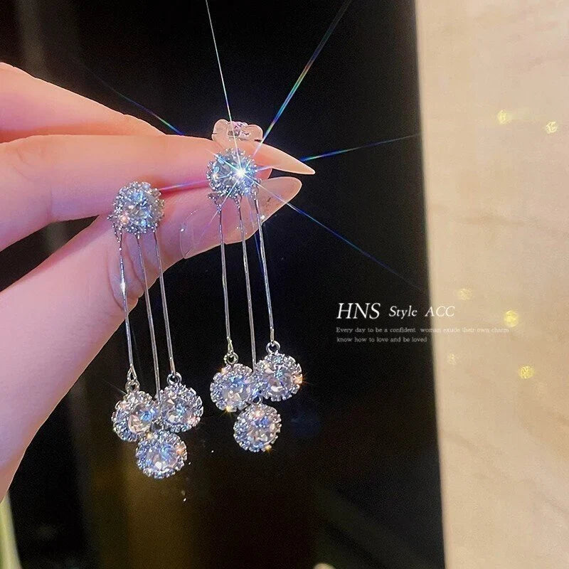 Zircon Round Leaf Earrings