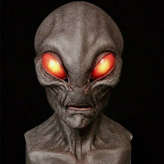 Realistic Alien Latex Mask – Full Head Silicone Sci-Fi Costume Prop for Halloween, Parties & Cosplay