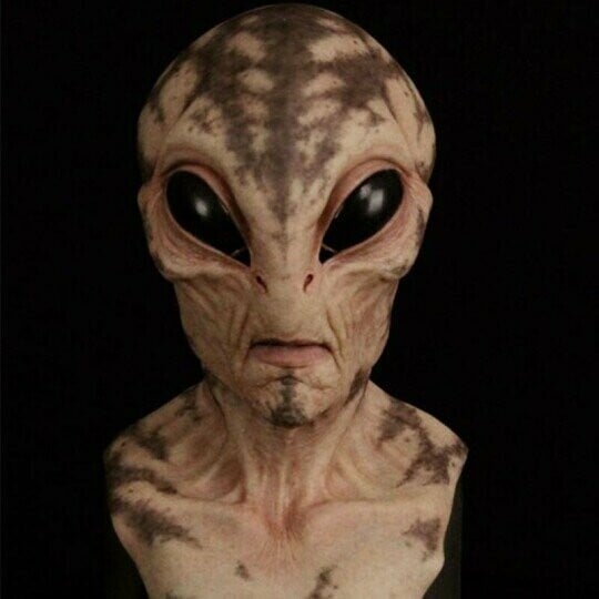 Realistic Alien Latex Mask – Full Head Silicone Sci-Fi Costume Prop for Halloween, Parties & Cosplay