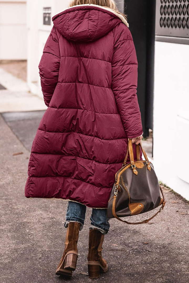 Elegant and comfortable reversible cape