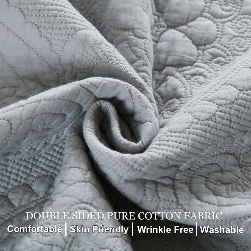 Classic & Gorgeous Style Damask Pattern Coverlet Set for All Season - 3 Piece (1 Quilt, 2 Pillow Shams)