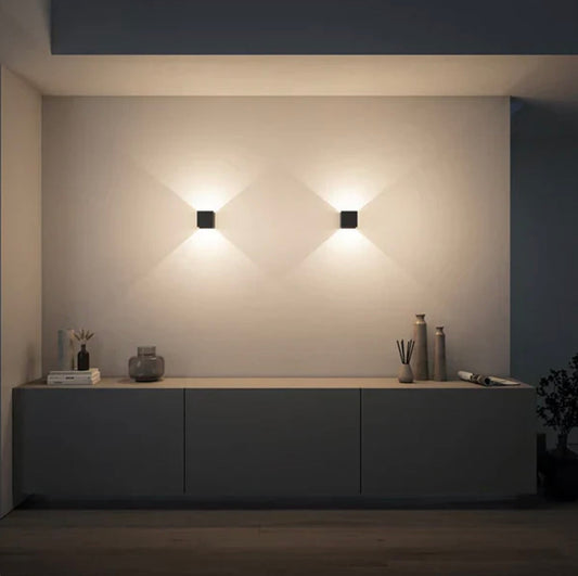 Wall light - Compact 10x10 cm LED Wall Lamp