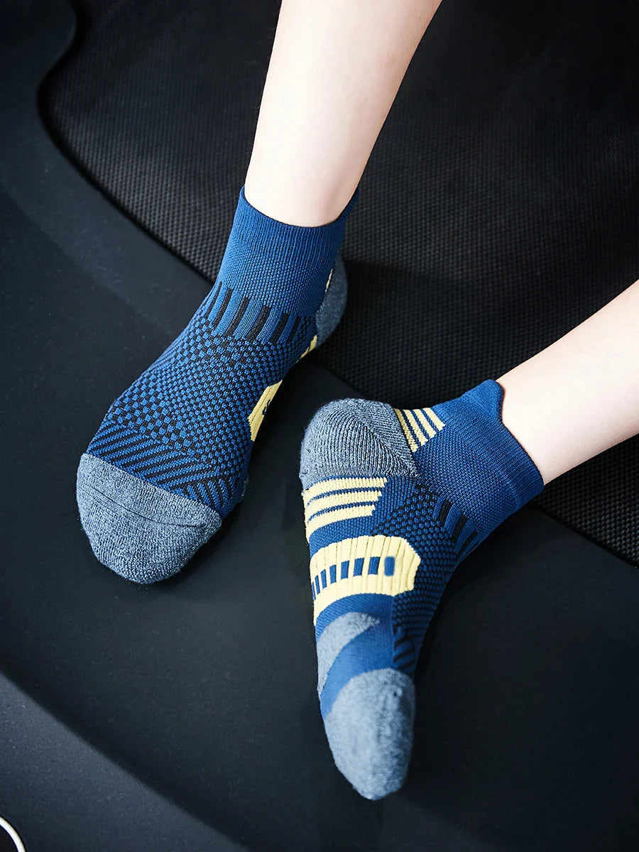 3 Pairs Professional Sports Socks – Quick-Dry Non-Slip Short Fitness Socks for Running, Basketball, Cycling, and Training