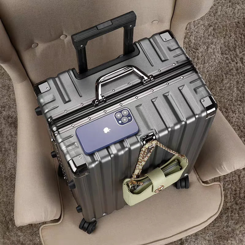 Hardshell Suitcase with Aluminum Frame – Vilnius