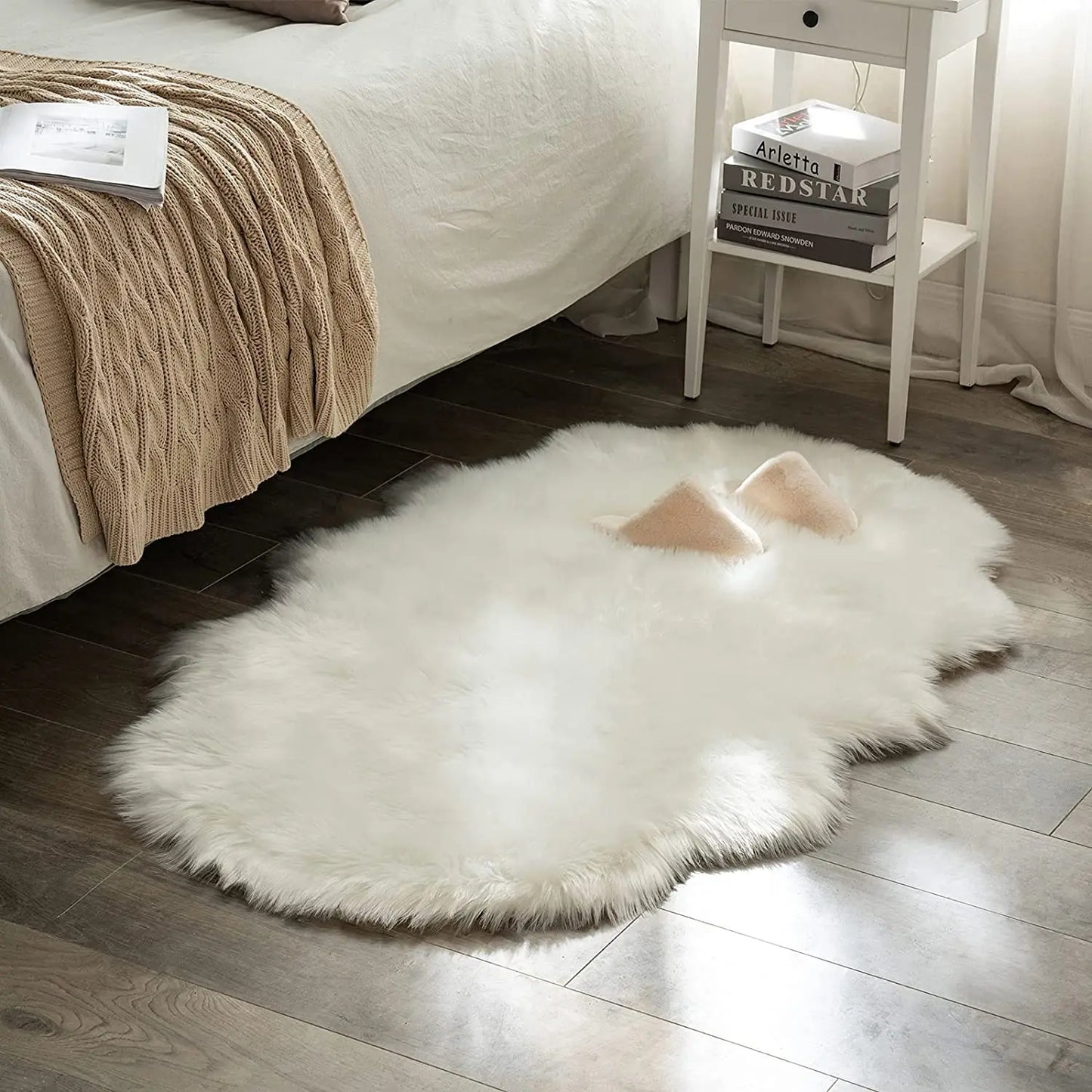 Soft Sheepskin Fluffy Fur Rug for Bedroom & Living Room