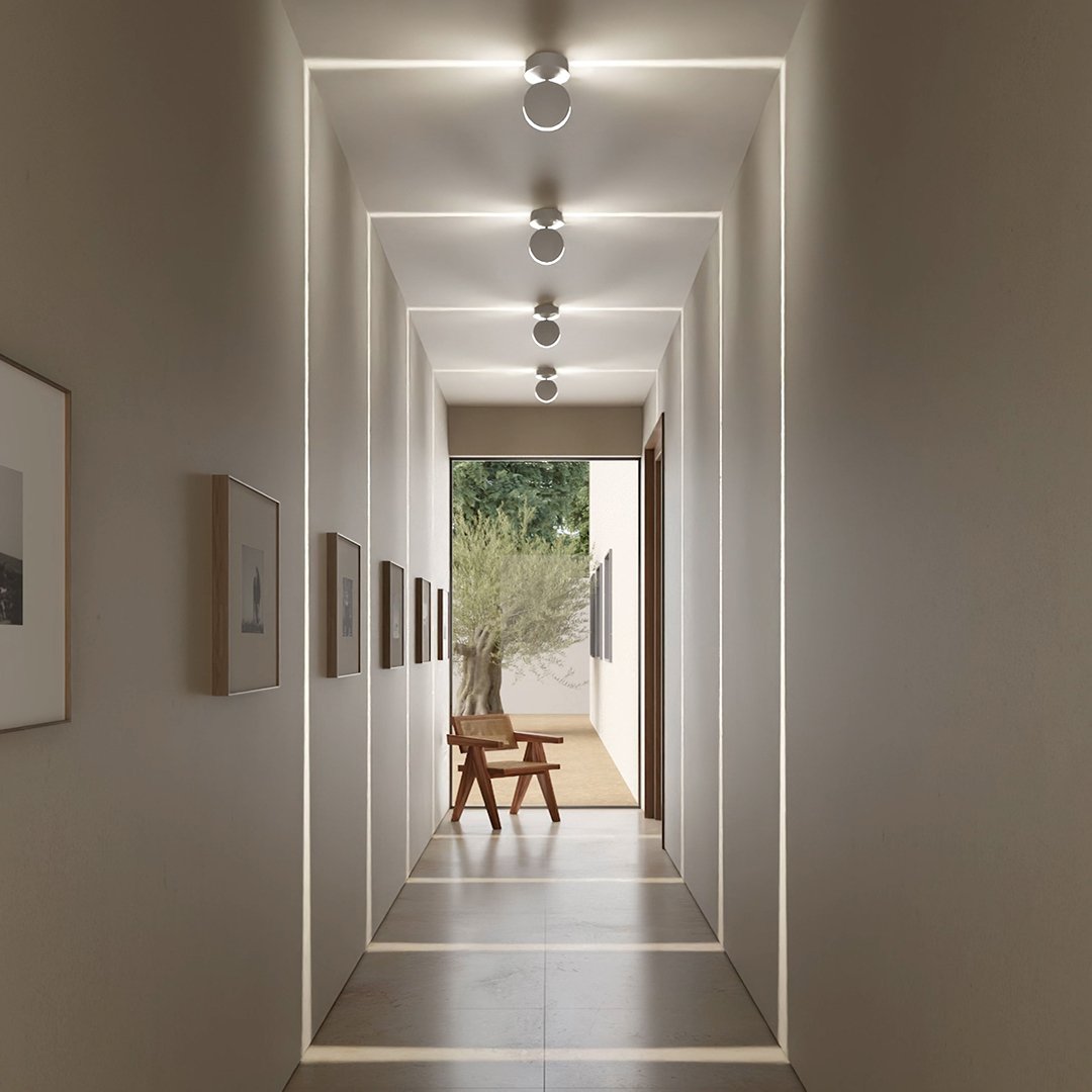 LED Spotlight with 360° Rotatable Light Element – Modern Indoor/Outdoor Lighting