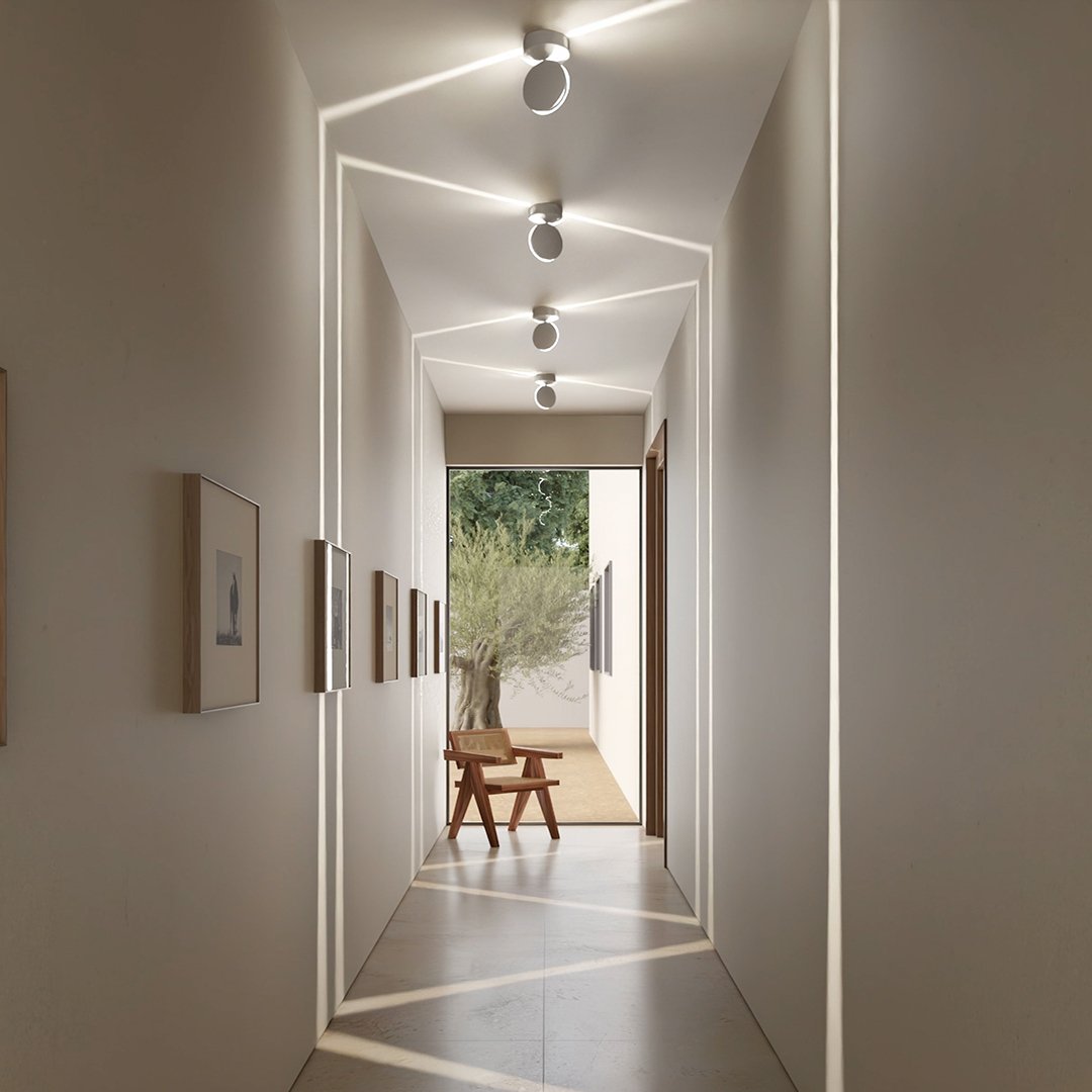 LED Spotlight with 360° Rotatable Light Element – Modern Indoor/Outdoor Lighting