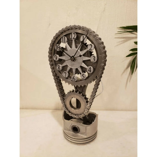 GearGlow – Modern Wall Clock with Intriguing Gear Movement