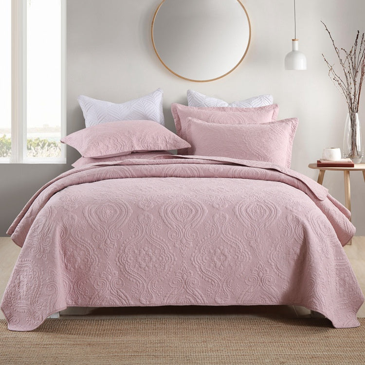 Classic & Gorgeous Style Damask Pattern Coverlet Set for All Season - 3 Piece (1 Quilt, 2 Pillow Shams)