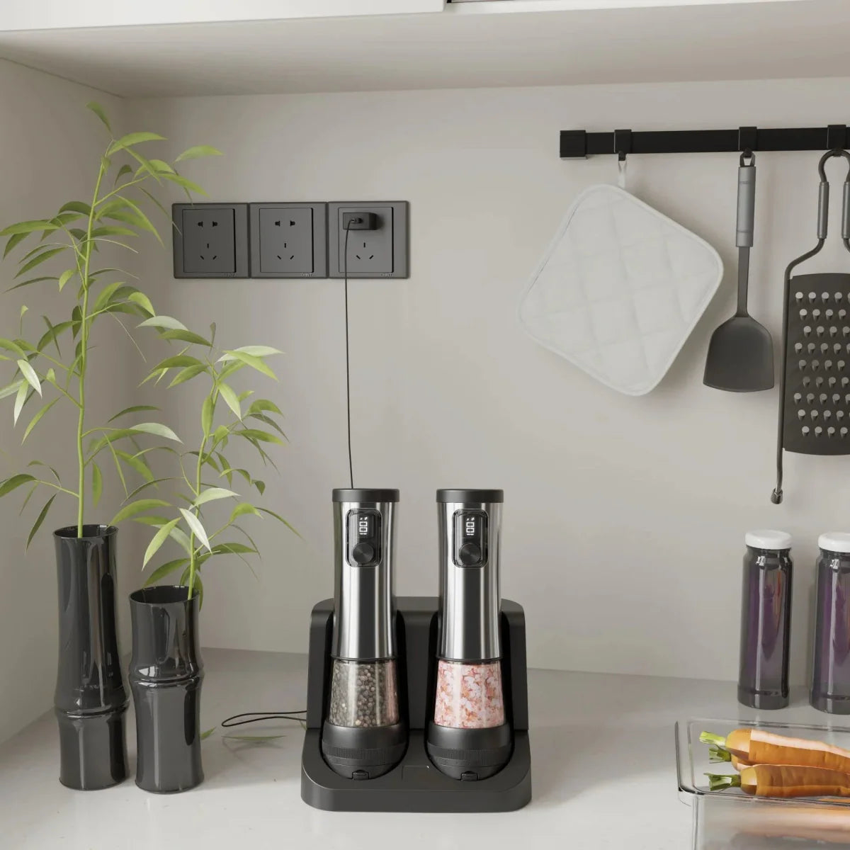 FINECOARSE – Rechargeable Electric Salt and Pepper Grinder Set with Adjustable Coarseness
