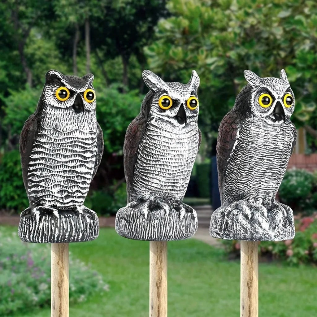 Halloween Garden Owl Statue Decoy with Realistic Design to Scare Birds Away Outdoor Yard Decoration