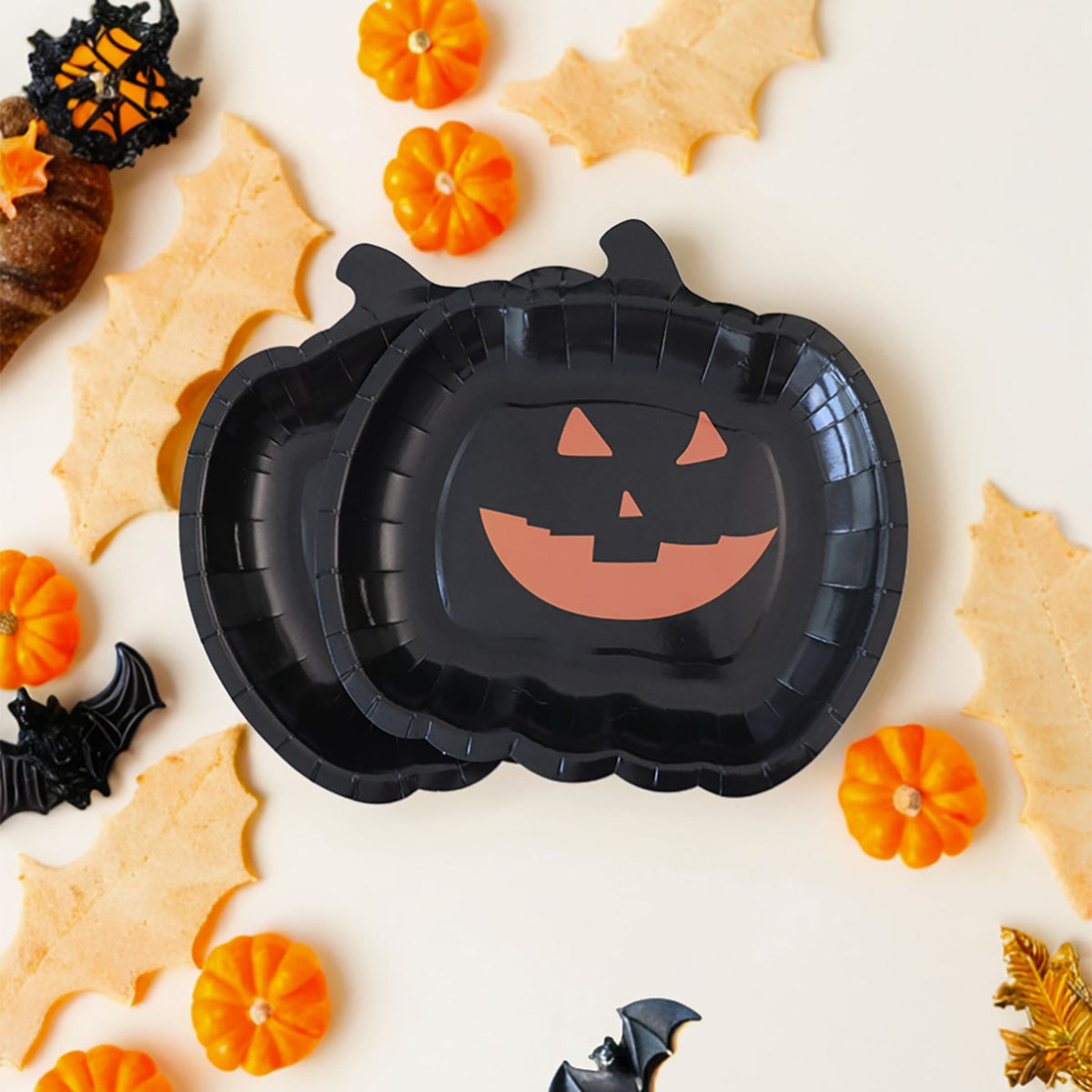 Halloween Heavy Duty Disposable Paper Plates with Pumpkin Jack-O-Lantern Design