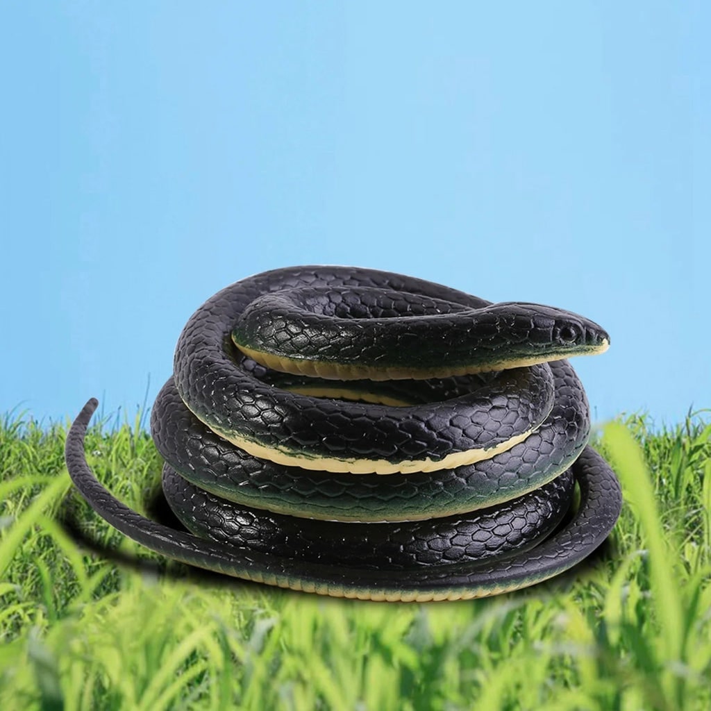 Halloween Realistic Rubber Snake Toy with Flexible Design for Water and Outdoor Decoration Prop