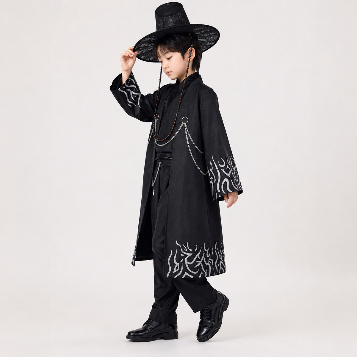 Kids' Halloween Cosplay Costume Korean Traditional Hanbok with Hat Accessories and Silver Chain Details
