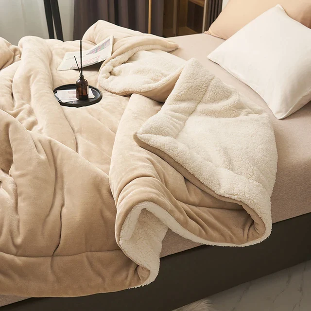 Ultra Plush Throw Blanket with Soft Faux Fur and Sherpa Fleece Quilted Flannel Bed
