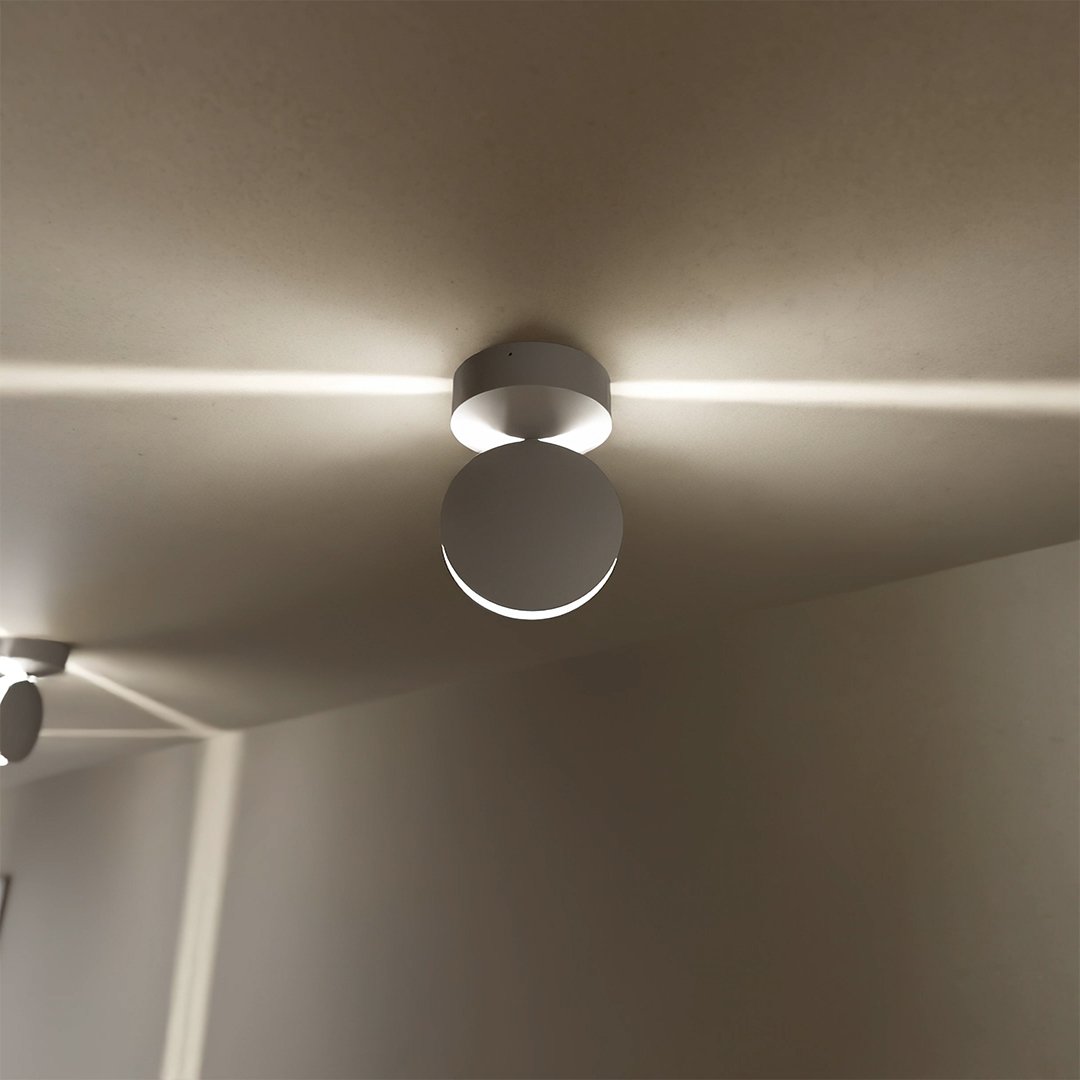 LED Spotlight with 360° Rotatable Light Element – Modern Indoor/Outdoor Lighting