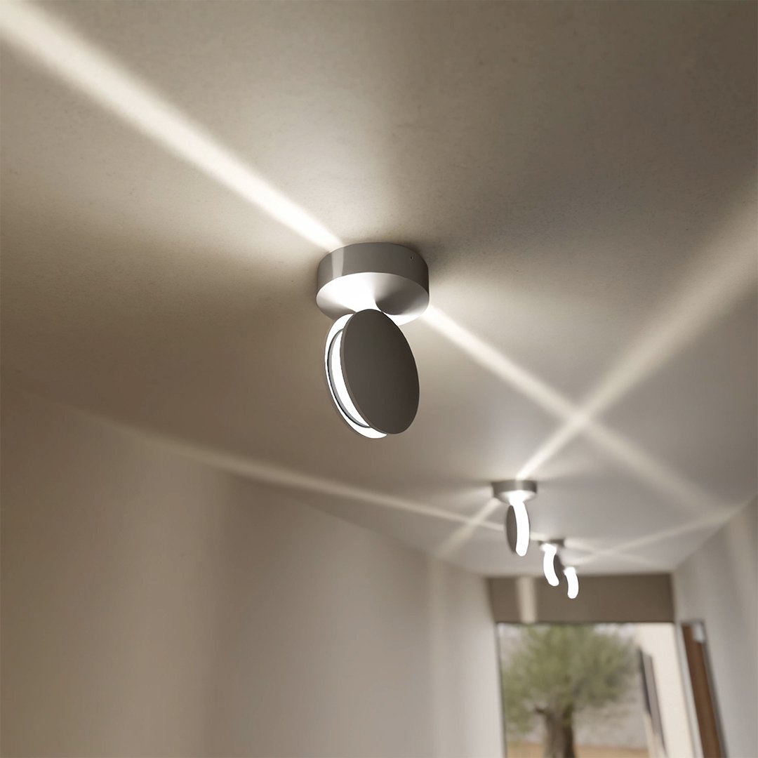 LED Spotlight with 360° Rotatable Light Element – Modern Indoor/Outdoor Lighting